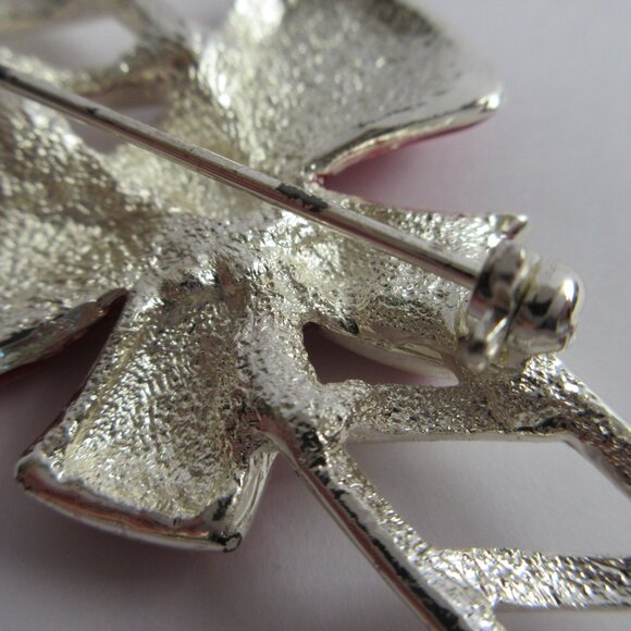 Candy Cane Brooch Pin Enamal Red Bow Holiday Christmas Silver Tone Openwork - Picture 7 of 9